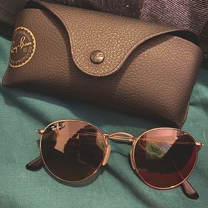 Round edges Brown lenses Raybans